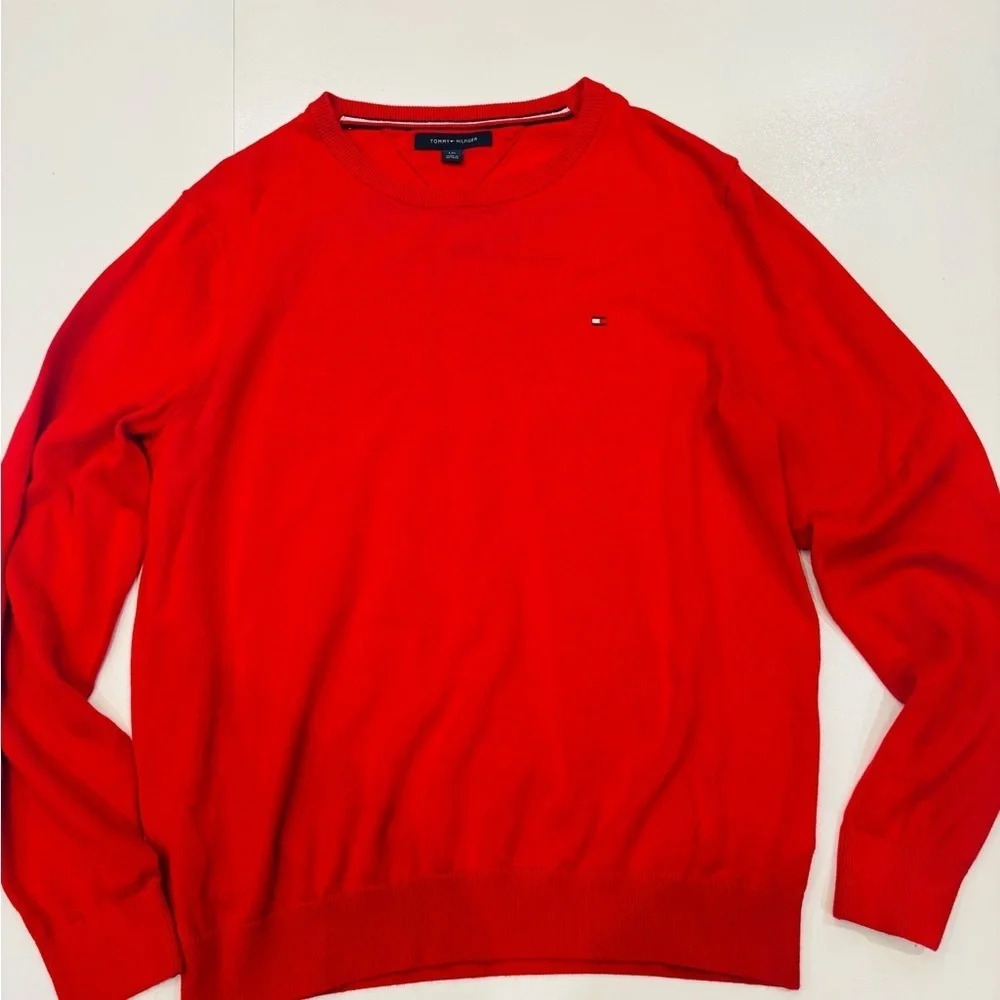 Tommy Hilfiger Men's Vibrant Red Crewneck Sweater size Large Mint condition
